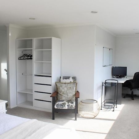 5-Min Walk To Village - Havelock North Holiday Home With Spa Pool Экстерьер фото