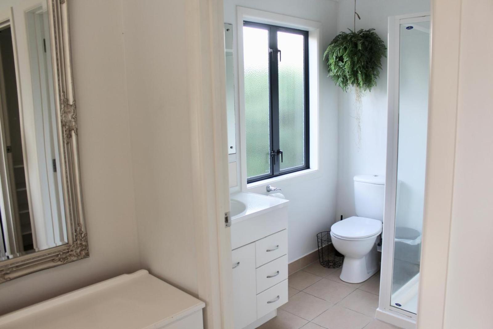 5-Min Walk To Village - Havelock North Holiday Home With Spa Pool Экстерьер фото