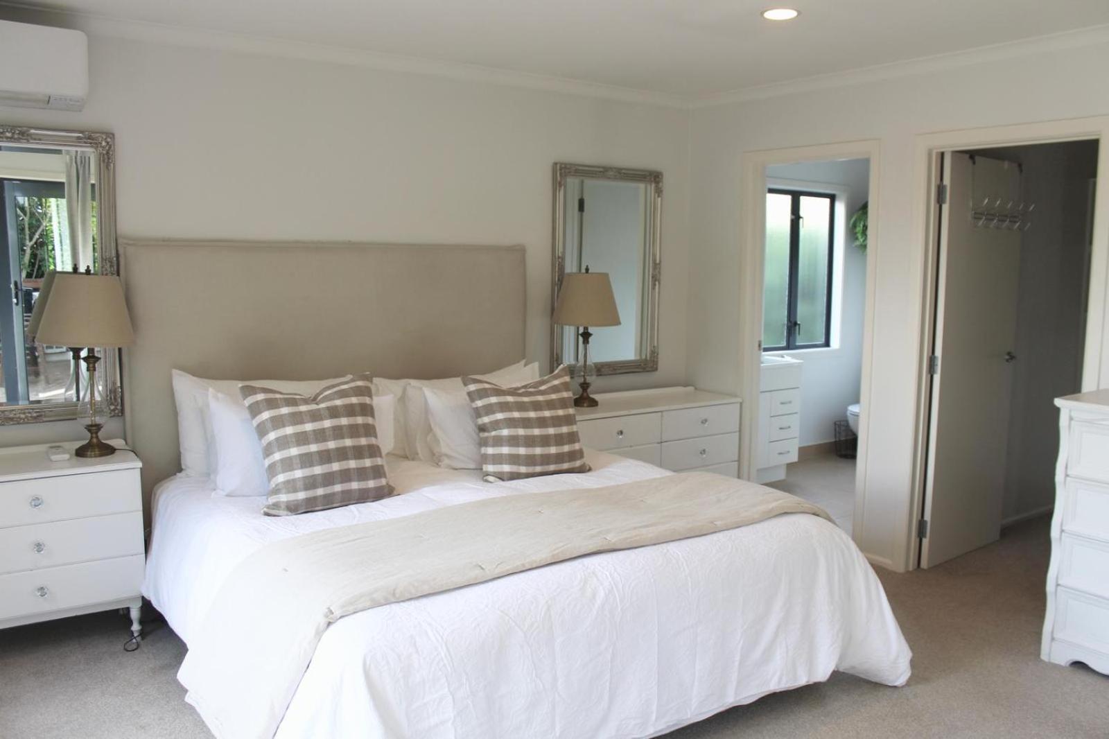 5-Min Walk To Village - Havelock North Holiday Home With Spa Pool Экстерьер фото